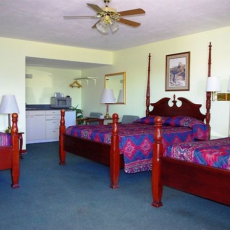 Blue Spruce Motel Lamar Room photo